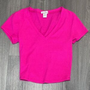 ❥𝐁𝐎𝐙𝐙𝐎𝐋𝐎: Women’s V-Neck Ribbed Crop Top - Fuchsia
